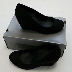 NIB apt. 9 Black Wedges